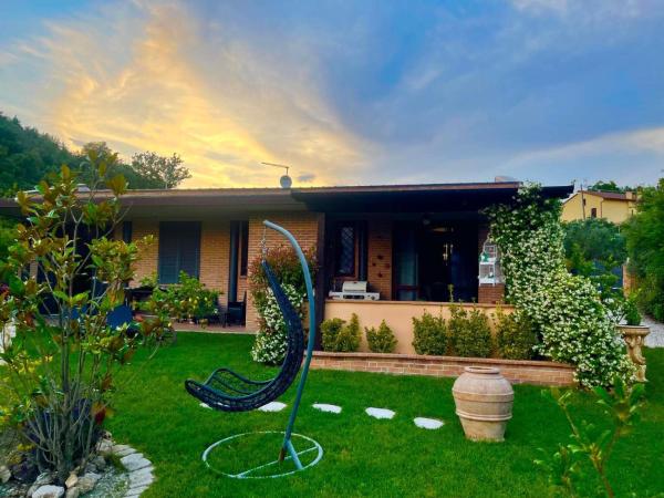 Villa SARA il giardino di Dafne, Book  Amelia hoteller med pool, Swimmingpool