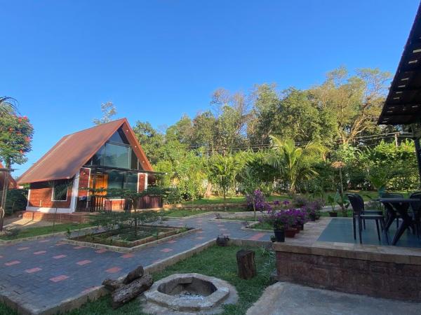Wisteria Coorg Nature Stay, Book  Bangalore hoteller med parkering, Parkering