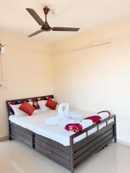 Lake view dining and Lodging, Book  Hoteller i Lavasa med parkering, Parkering