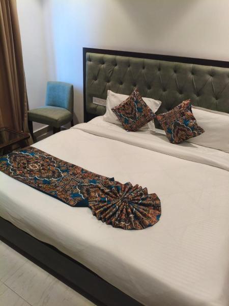AMRITSAR AVI INN 100 Meter from golden temple, Book  Amritsar Punjab