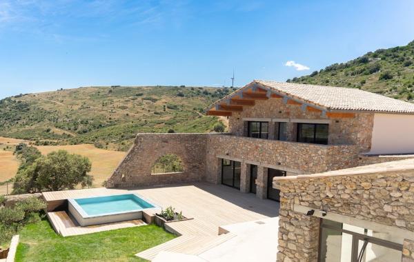 La Villa du Mas d 'Antonegre, Book  Montbazin Hérault