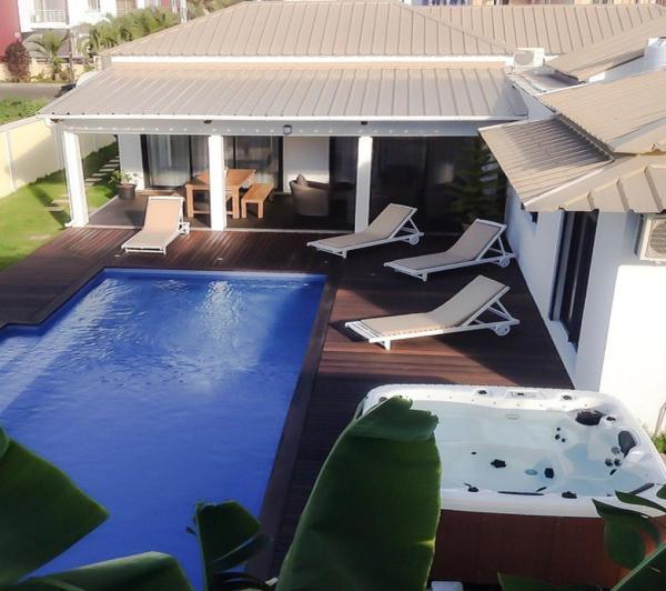 Villa AZUREVA ILE MAURICE, Book  Mauritius West Coast hoteller med pool, Swimmingpool