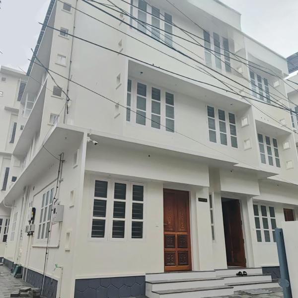 Sivasarass rooms, Book  Trivandrum New Delhi
