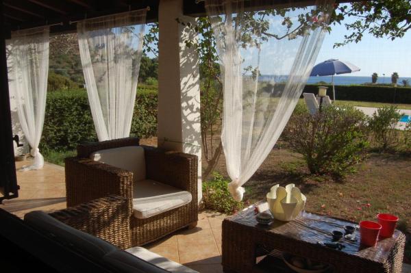 Villa EMPATJA, Book  Hoteller i Ogliastra med pool, Swimmingpool
