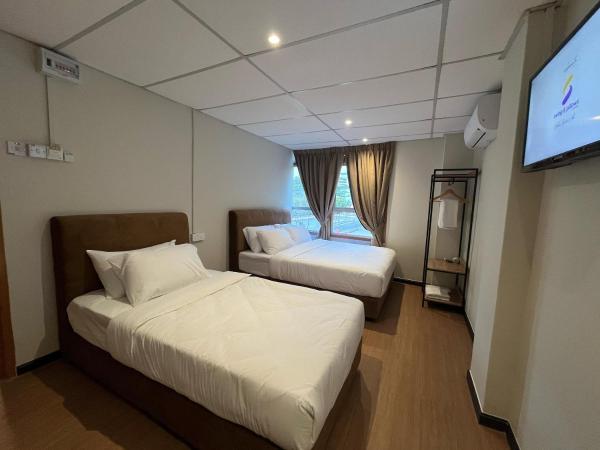 Swing and Pillows - Malacca River Walk, Book Hotel Melaka Melaka