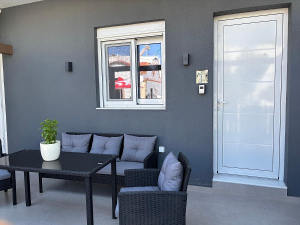 Harriet Beauty Studios, Book Hotel Haraki Rhodos by