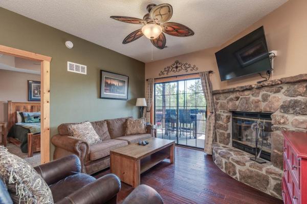 2BR Village At Indian Point 902 near SDC-Free Tickets Daily up to $500 Value, Book  Missouri hoteller med pool, Swimmingpool