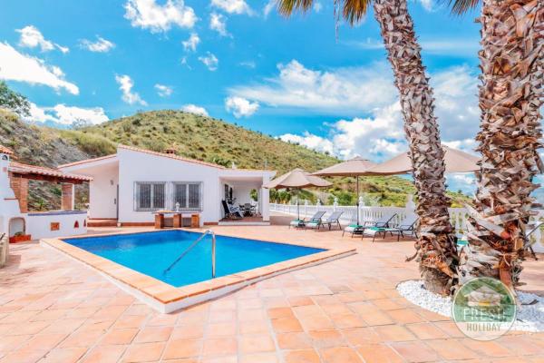 Villa Enya Private Villa with Pool & Scenic Views, Book  Hoteller i Axarquía med pool, Swimmingpool