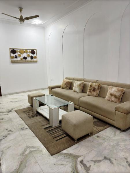Luxury 3BHK Independent House Entire Villa, Book  Rajasthan hoteller med parkering, Parkering