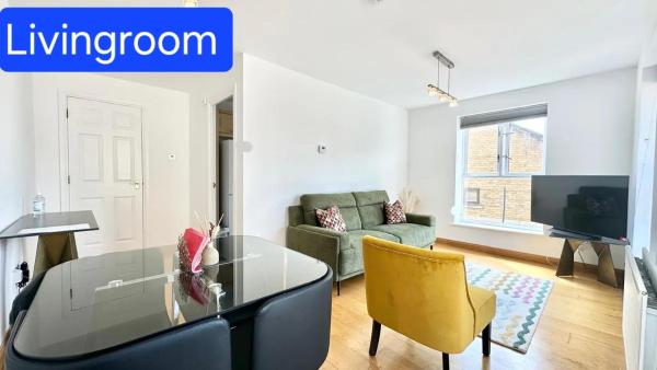 Luxurious 2 bedroom Flat Britannia Village London, Book  Hoteller i London og omegn med parkering, Parkering