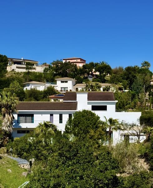 Villa architecte Vue Mer, Book  Hoteller i Rhône-Alps med pool, Swimmingpool