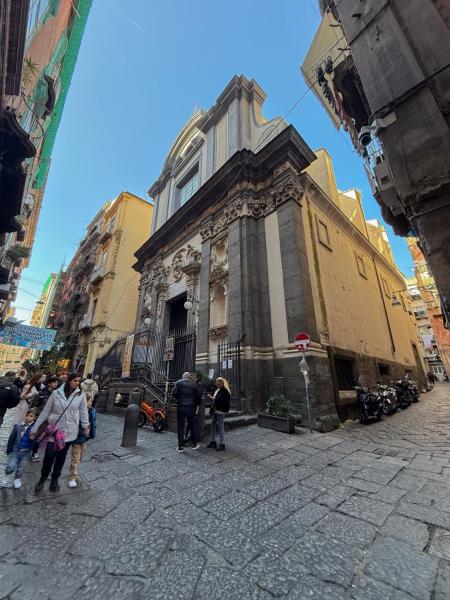 benni house, Book  Napoli Campania