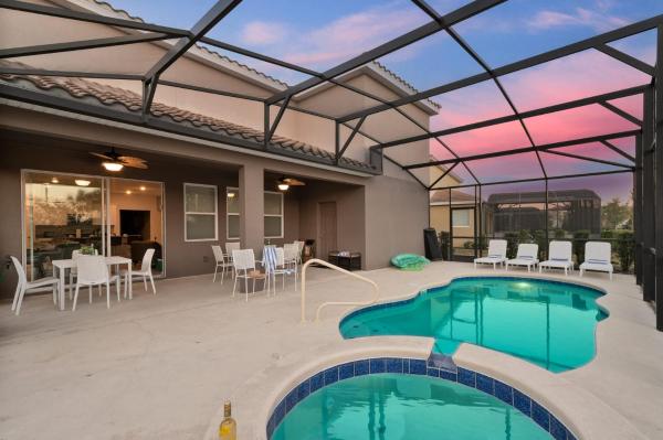 Private Pool Villa with Hot Tub 14 Mi to Disney, Book  SPA-hoteller i Florida, SPA