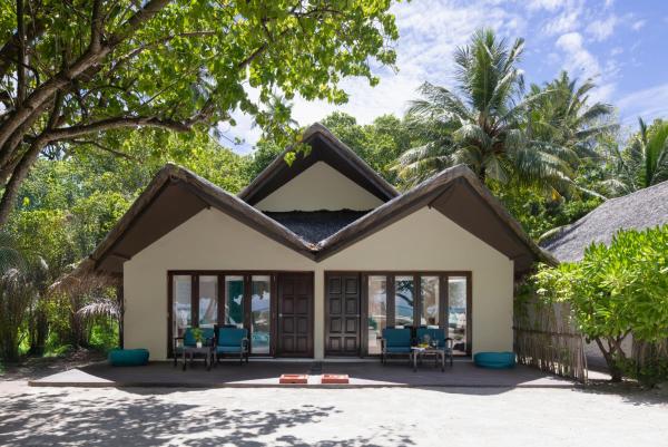 Beach Villa - The Maldives, Book  Kaafu Atoll hoteller med pool, Swimmingpool