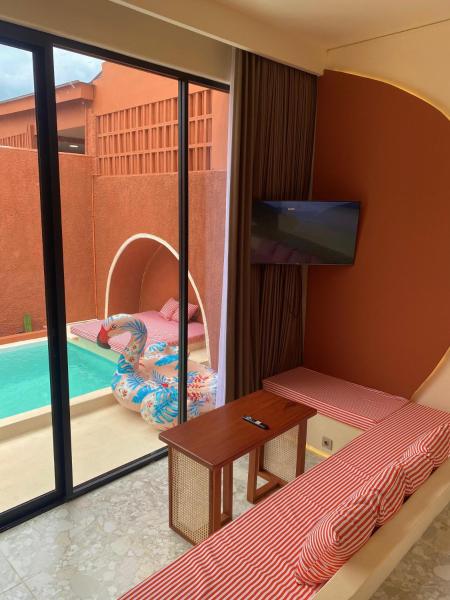 Anom Villa Jogja With Private Pool, Book  Yogyakarta hoteller med pool, Swimmingpool