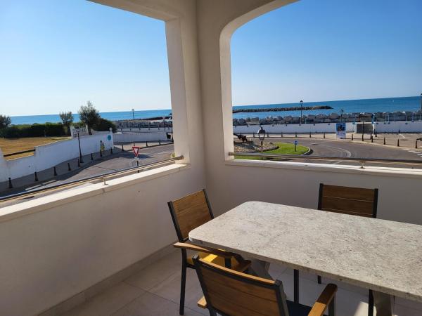 Villa vue sur la mer, Book  Hoteller i Camargue med parkering, Parkering