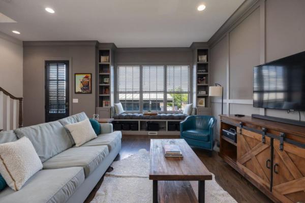 WeHo Indie Villa 3 Bedroom 3 Bath Just 1.3 Miles to Geodis, Book  Nashville International Airport 