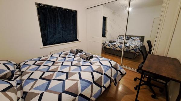Guest house in Dagenham East by Fenia, Book  Billige hoteller i Merseyside