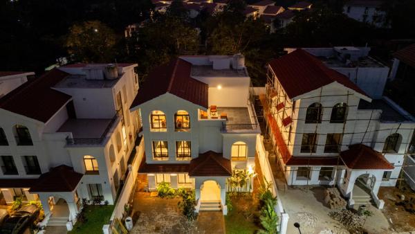 ELIVAAS Villa Paraiso 4 BHK with Pool & Bar, Book  Camorlim Goa