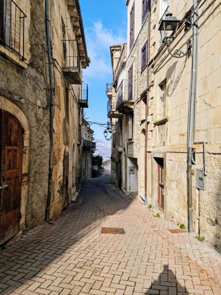 Authentic Village Townhouse with Independant Apartment, Book Lejlighed Chieti Abruzzo