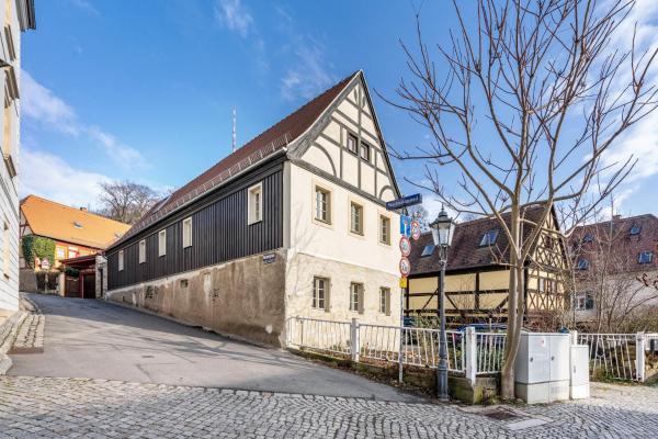 Ferienwohnungen in Dresden-Wachwitz, Book  Sachsen hoteller med parkering, Parkering