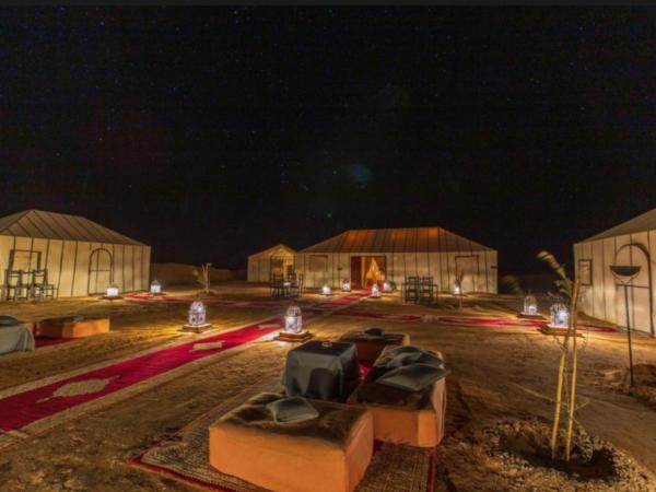 Expedition Luxury camp, Book  Merzouga 