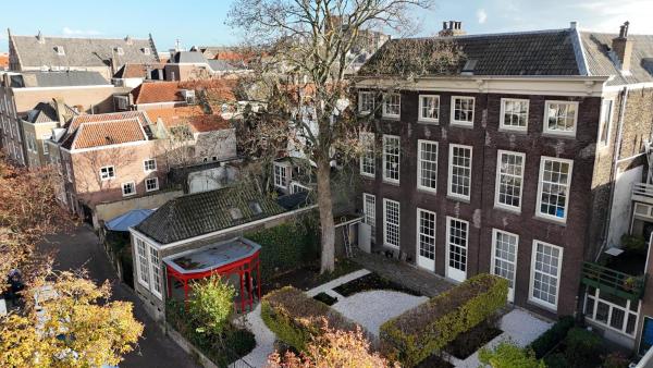 Royal Rooms Dordrecht, Book  Zuid-Holland hoteller med parkering, Parkering