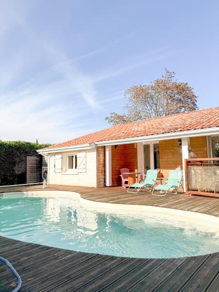 Villa Familiale avec Piscine Privée, Book  Toulenne Limousin