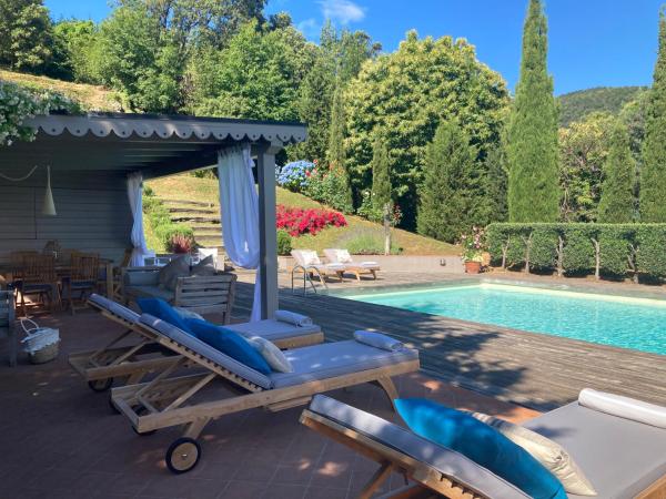 Villa Marra, Book  SantʼAnna Toscana