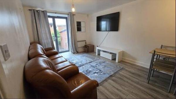 City Bliss Great Location, Book  West Midlands hoteller med parkering, Parkering