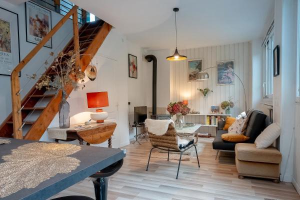 La Villa, Book  Viviers-du-Lac Lac du Bourget