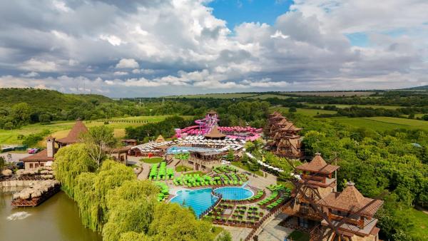 The Wind Mills Hydropark, Book  Hoteller i Gorna Malina med pool, Swimmingpool