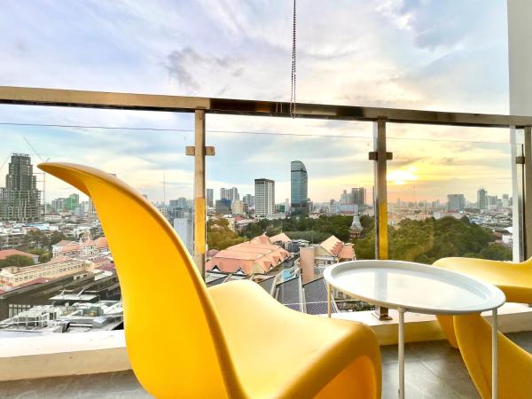 Riverside Studio - Yuetai Phnom Penh, Book  Phnom Penh 