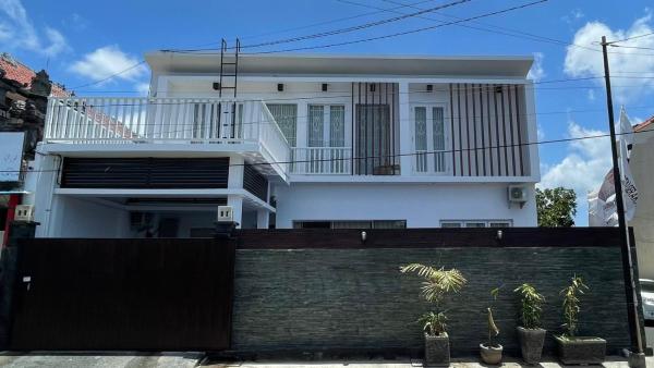 Puri Bagus Guesthouse, Book  Hoteller i Bali med parkering, Parkering