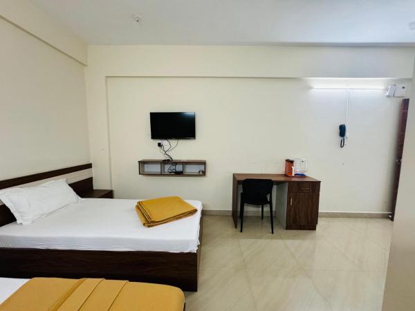 Dreamz Luxury Home, Book Hotel Kammasandra 