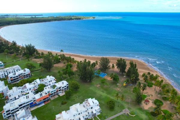 Villa Layka Beach House at Playas del Yunque, Book  Rio Grande Puerto Rico