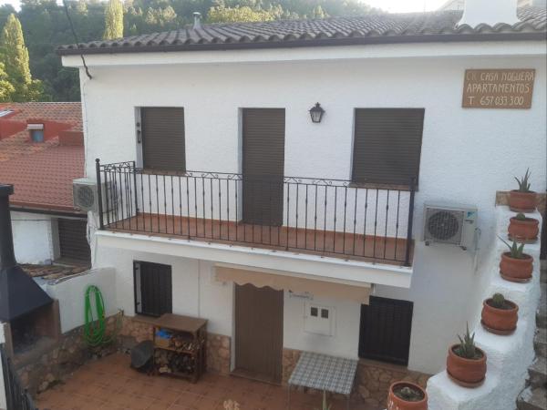 Casas rurales Casa Noguera, Book  Hoteller i Castilla-La Mancha med parkering, Parkering