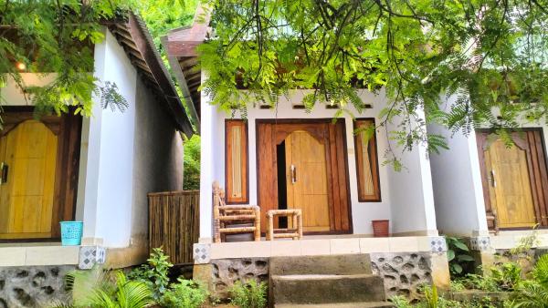 Diki Bungalows, Book  Kuta Lombok Lombok