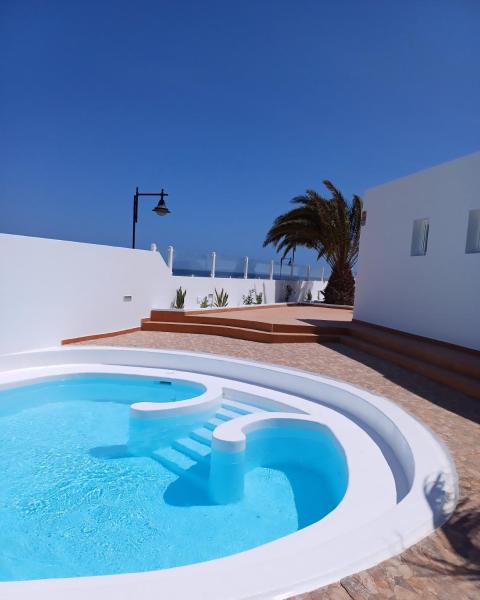 Blue Miracle Villa, Book  Arrecife 