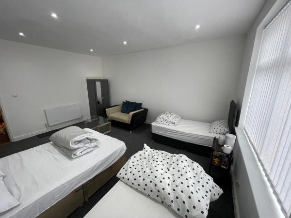 Pc home Room A, Book  Hyde Manchester og omegn