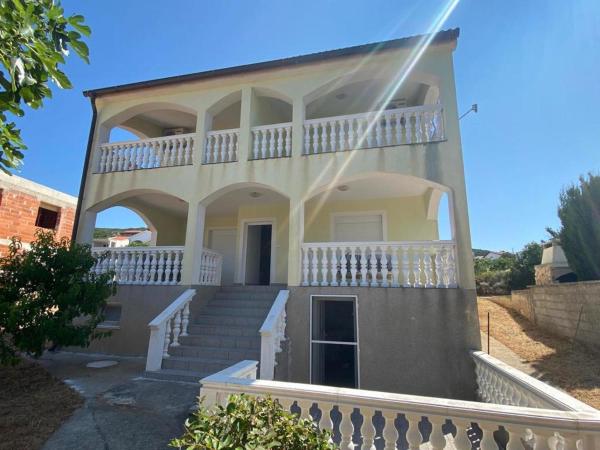 Apartmani Vlahek Stara Novalja, Book  Stara Novalja 