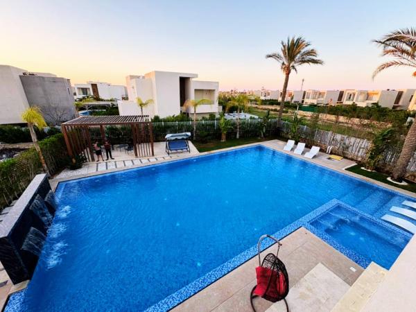 Hacienda Bay Villa with private pool, Book  North Coast hoteller med pool, Swimmingpool