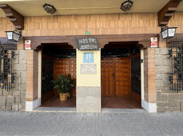 Hostal Joaquín, Book  Hoteller i Castilla-La Mancha med parkering, Parkering