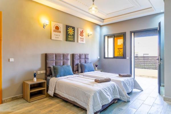 Peaceful Marrakech Villa 4 Bedrooms Private Pool, Book  Marrakech-Tensift-Haouz hoteller med pool, Swimmingpool