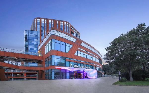 R ROYALSS HOTEL Beijing Tongzhou Universal Resort Store, Book  Tongzhou Beijing Province