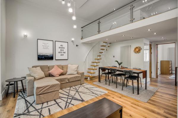 2-Bedroom Apartment - Bayswater - Sleeps 5 - Ground Floor, Book Lejlighed Hoteller i London og omegn med parkering, Parkering