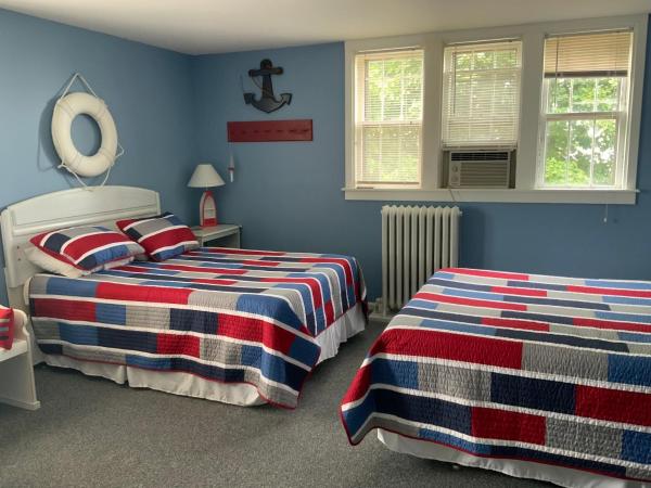 Chateau Country Inn and Captain's Cottage, Book  Clayton New York State