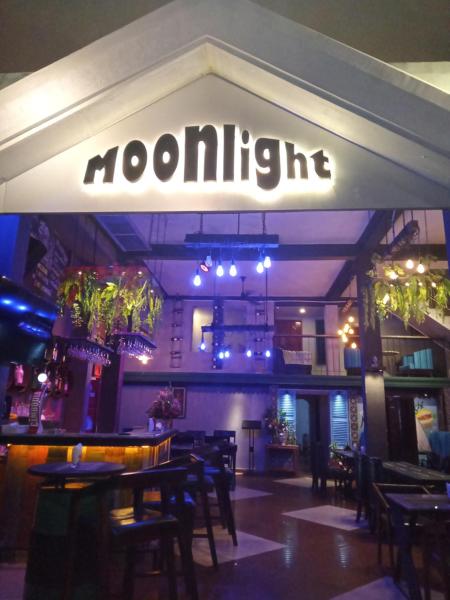 Moonlight Villa, Book  Daun Penh 