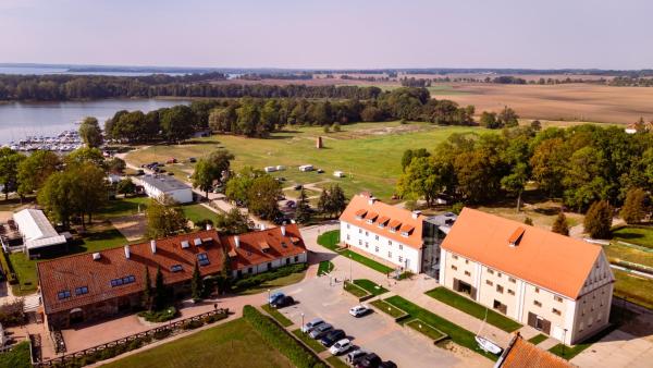 Pensjonat Sztynort, Book Pension Hoteller i Mamry Lake med parkering, Parkering