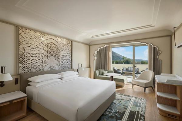 Udaipur Marriott Hotel, Book  Rajasthan hoteller med pool, Swimmingpool